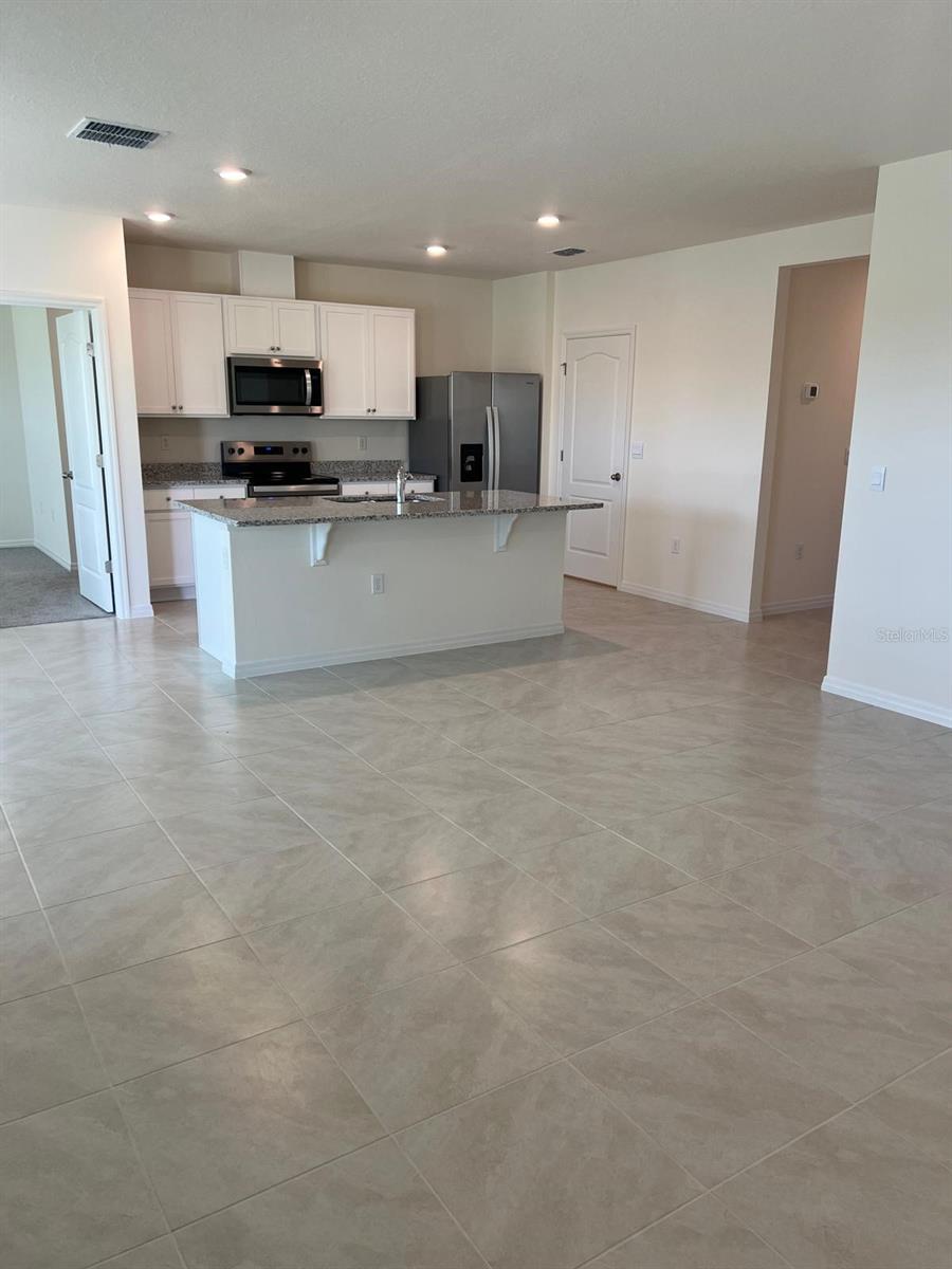 Image 9 of 25 For 631 Park Place Boulevard