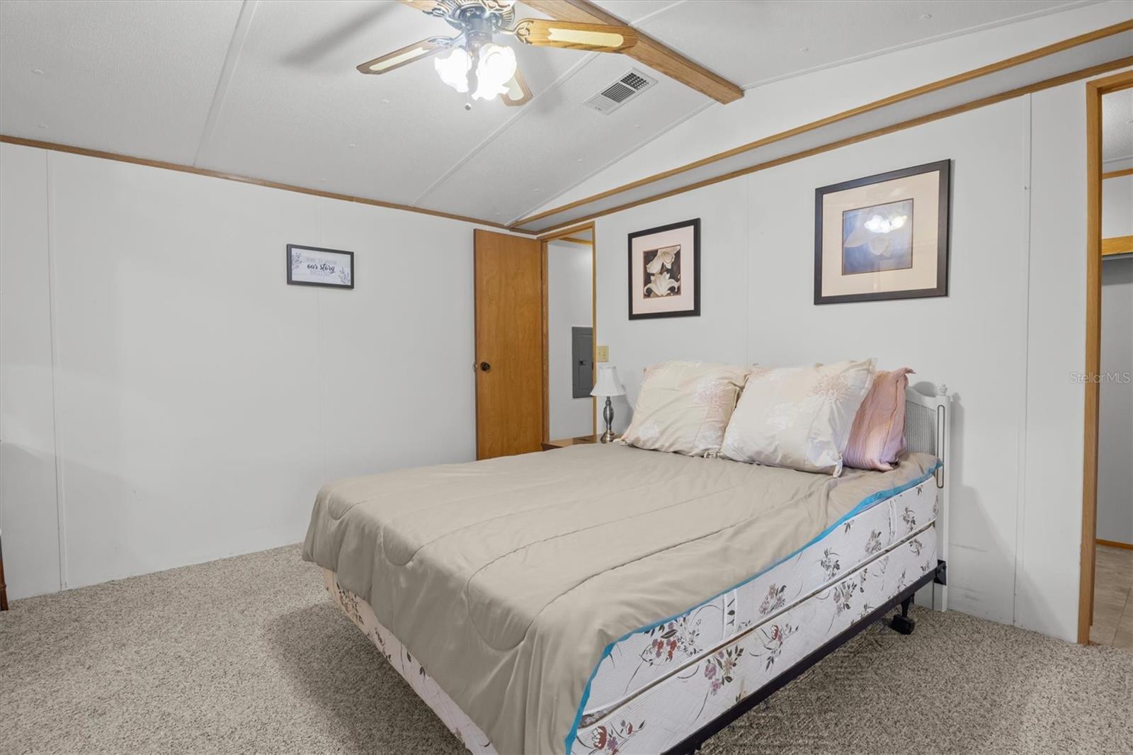 Image 11 of 35 For 132 Orangewood Drive 68