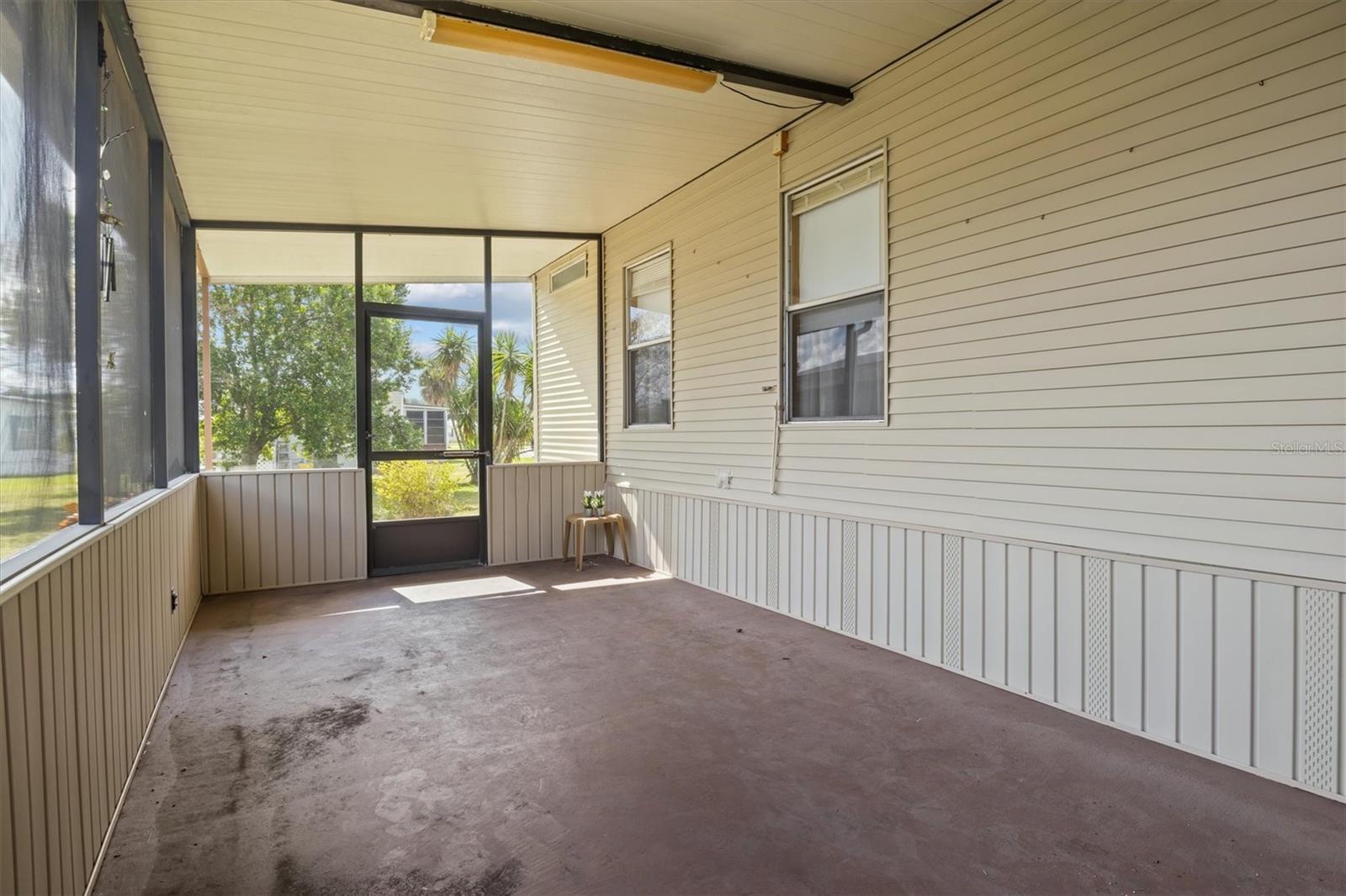 Image 24 of 35 For 132 Orangewood Drive 68