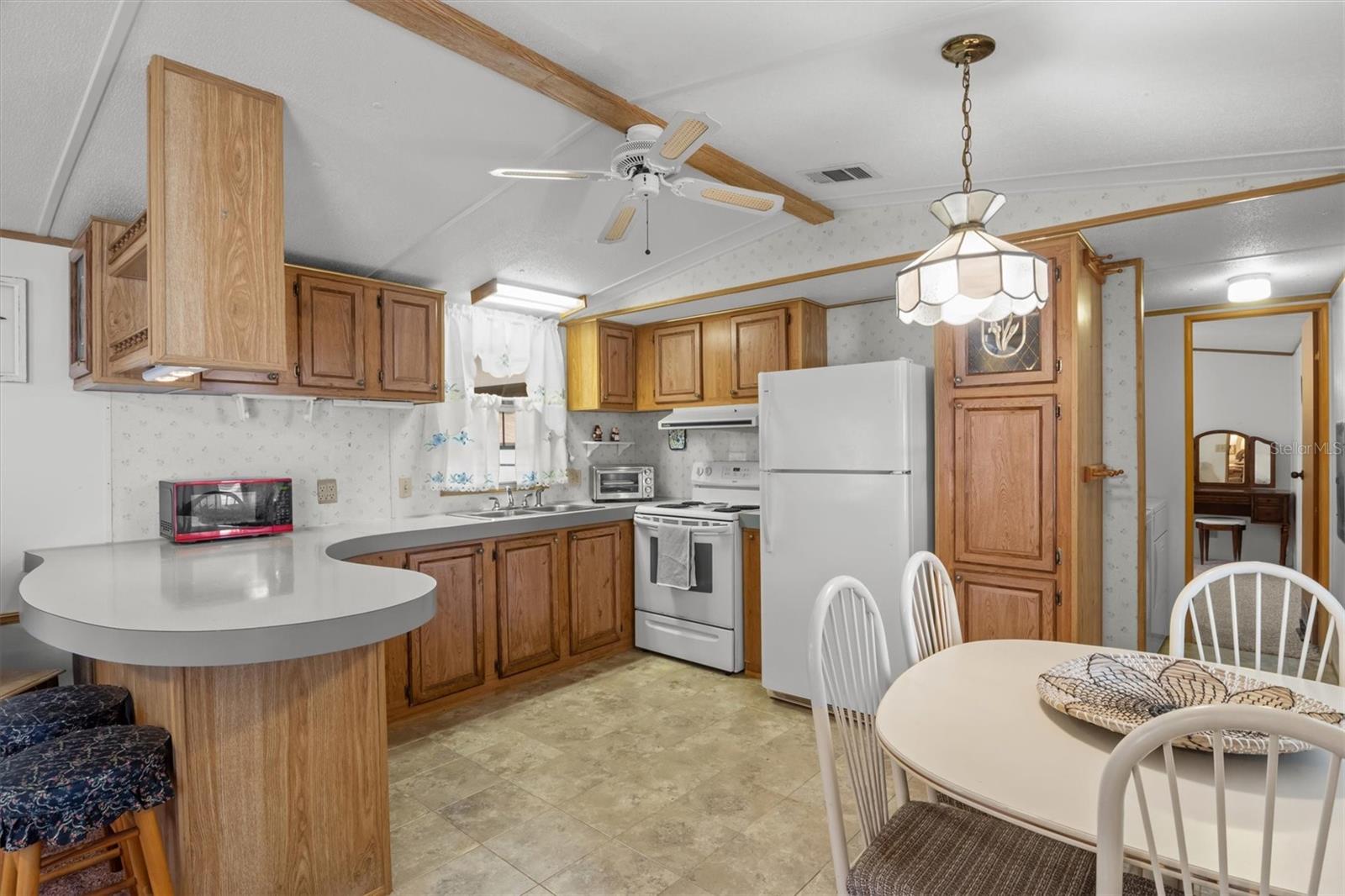 Image 6 of 35 For 132 Orangewood Drive 68