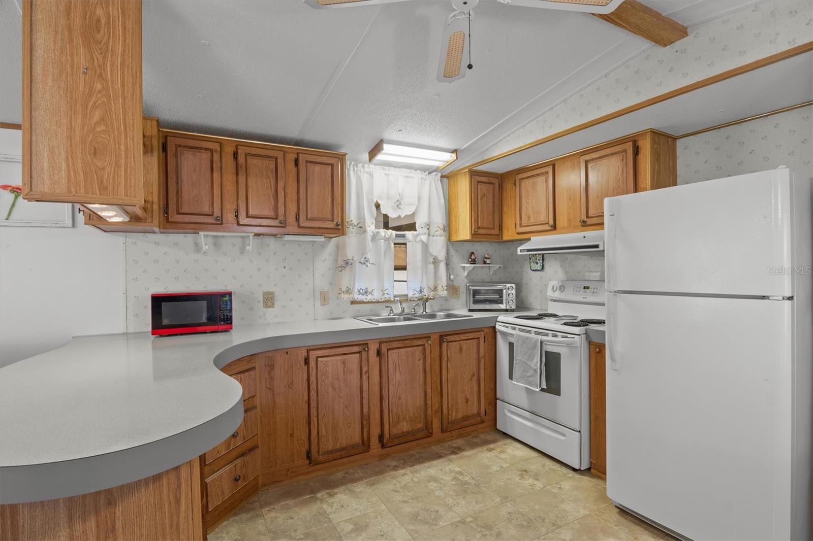 Image 9 of 35 For 132 Orangewood Drive 68