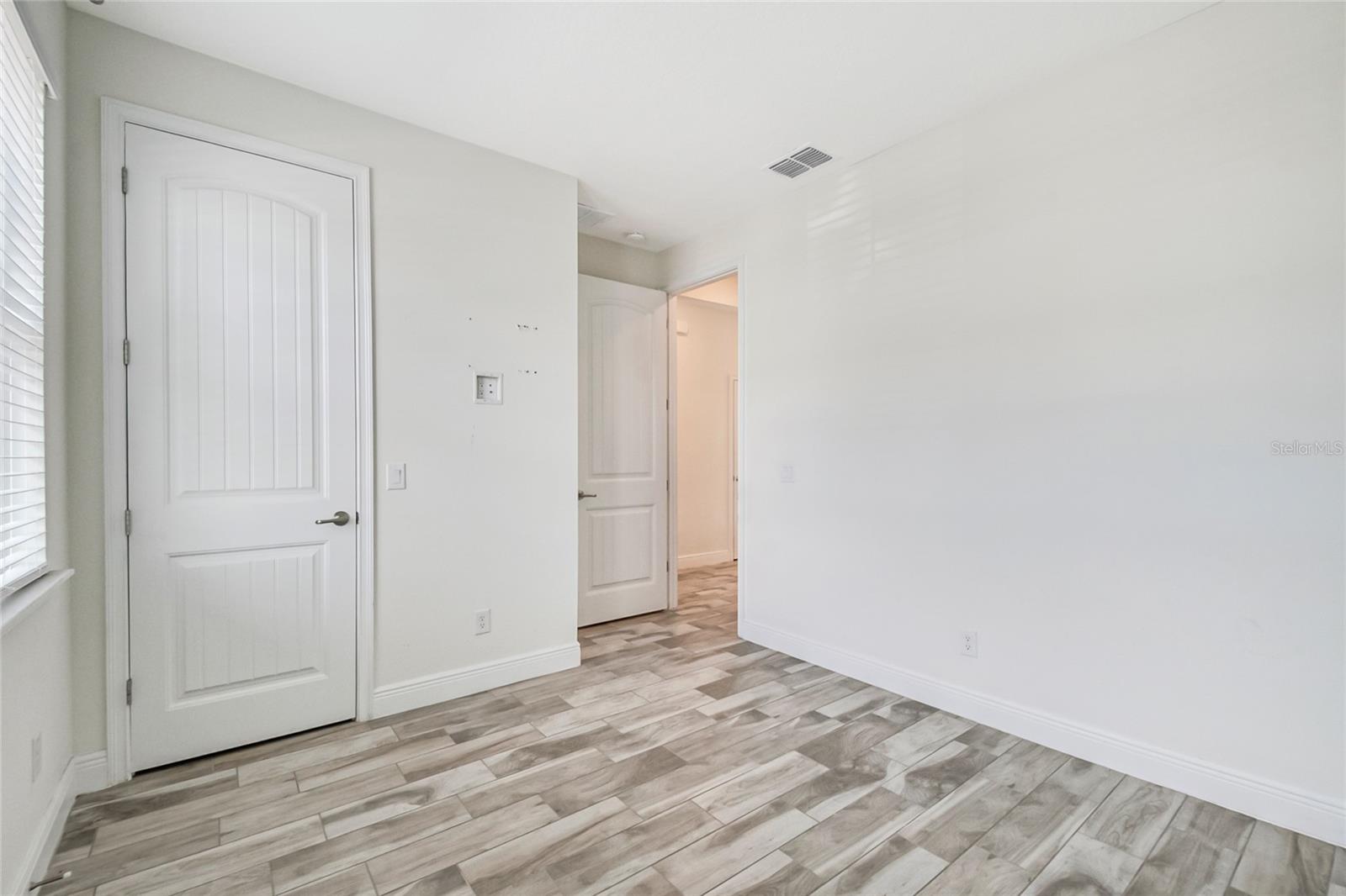 Image 10 of 46 For 2915 Castaway Lane