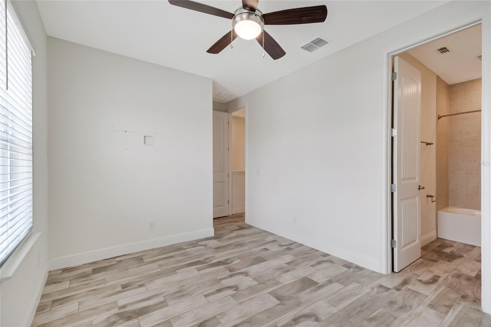 Image 39 of 46 For 2915 Castaway Lane
