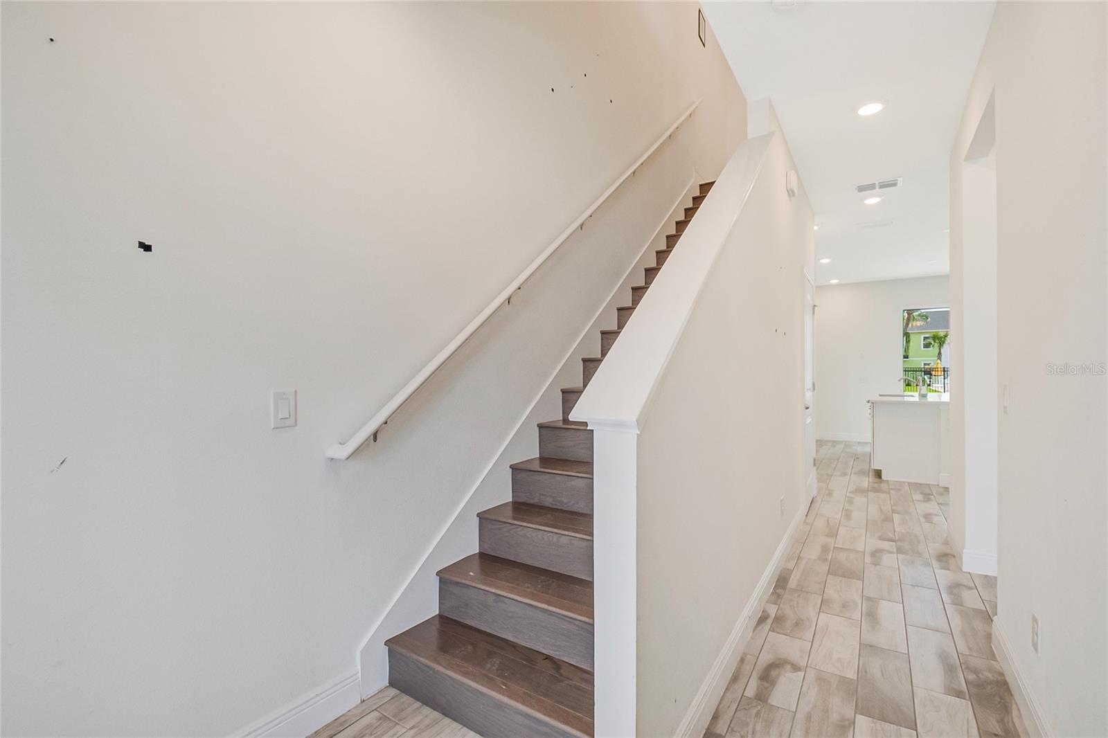 Image 6 of 46 For 2915 Castaway Lane
