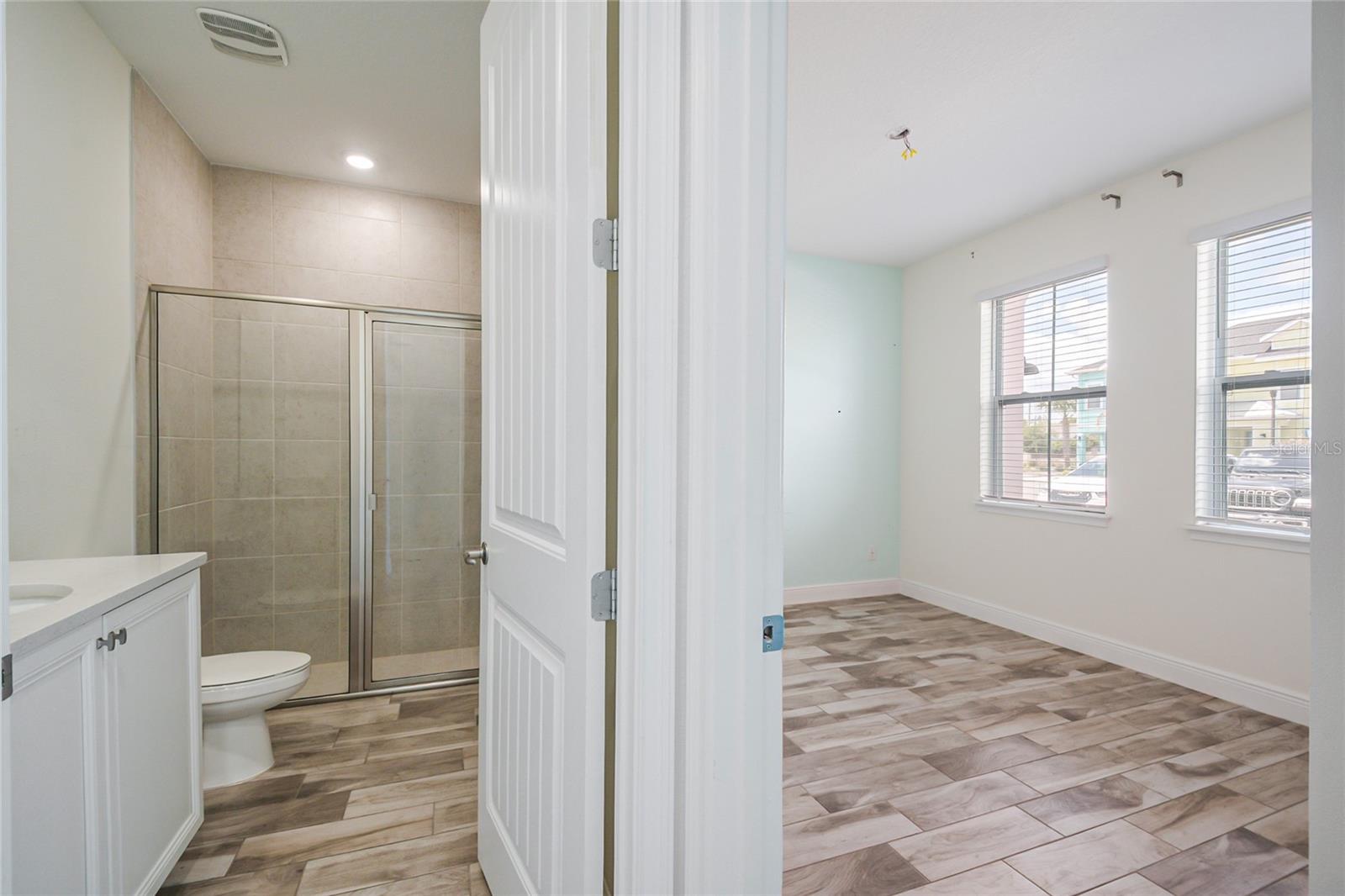 Image 8 of 46 For 2915 Castaway Lane