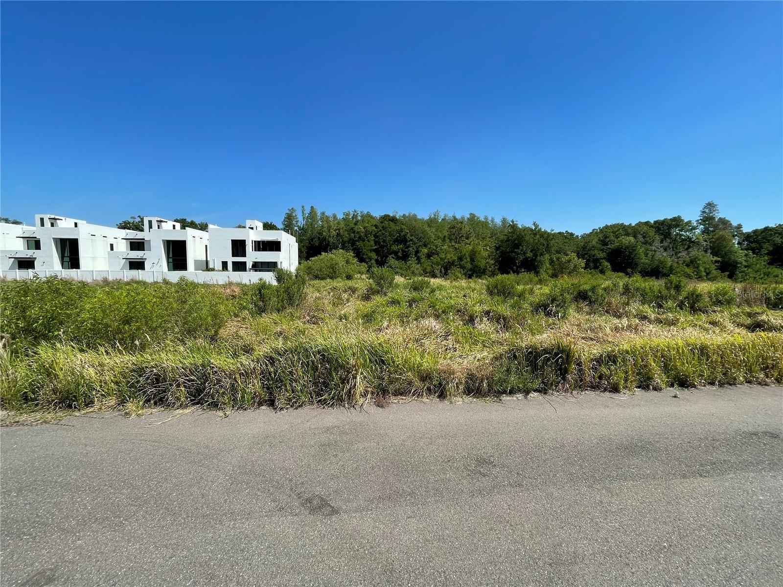 Image 3 of 9 For  Avonwood  