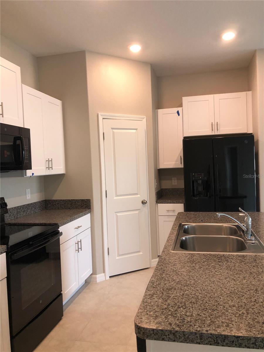 Image 2 of 10 For 6765 Emerald Spring Loop