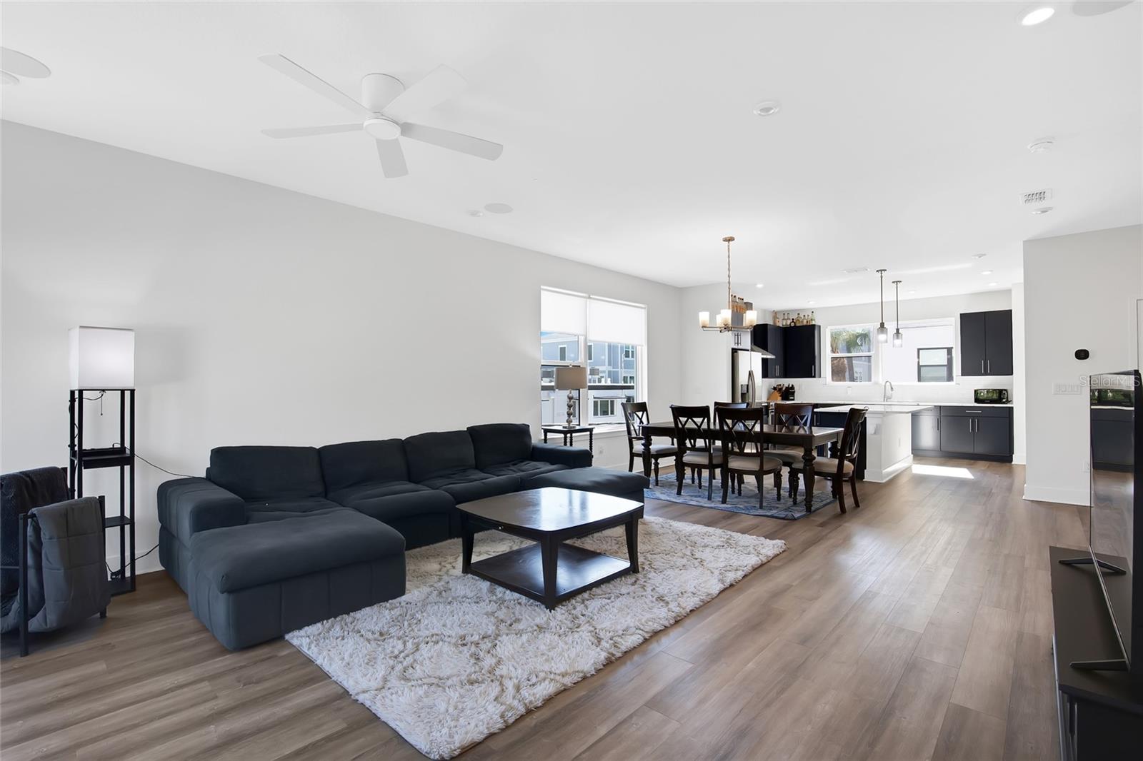 Image 11 of 35 For 2506 Cleveland Street 9