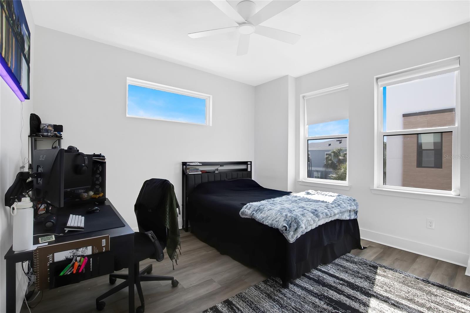 Image 13 of 35 For 2506 Cleveland Street 9