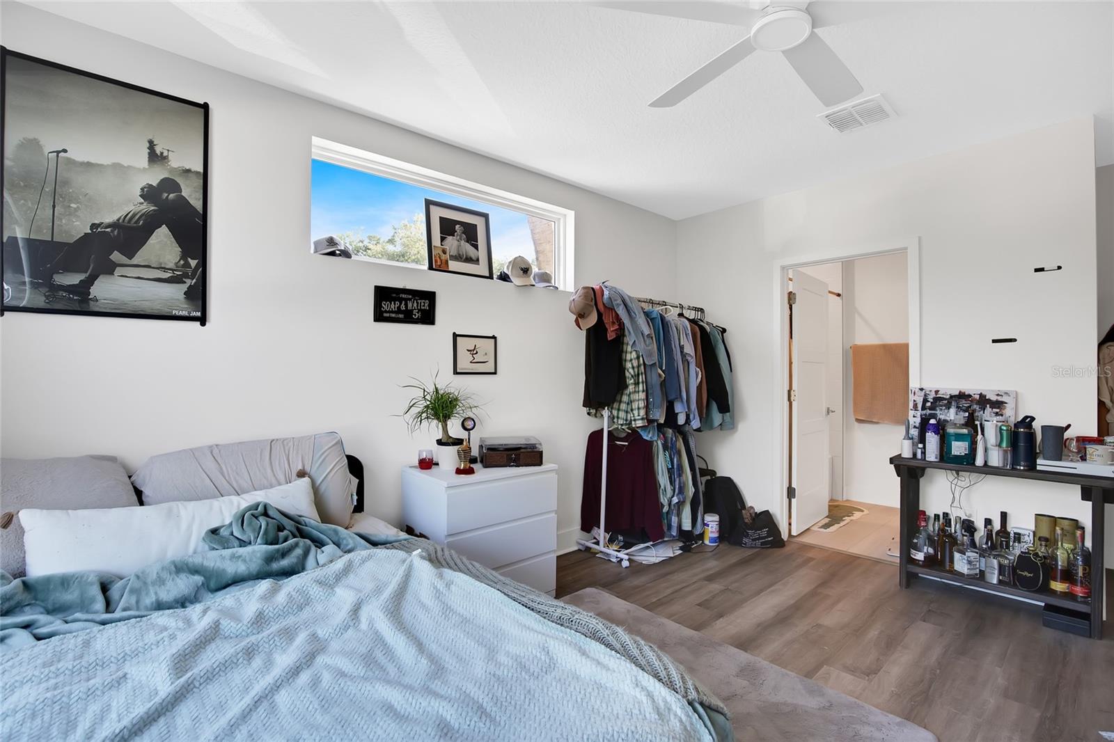 Image 18 of 35 For 2506 Cleveland Street 9