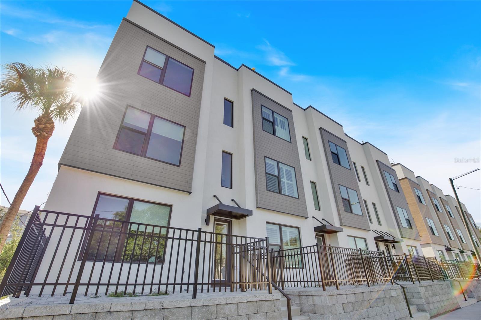 Image 2 of 35 For 2506 Cleveland Street 9