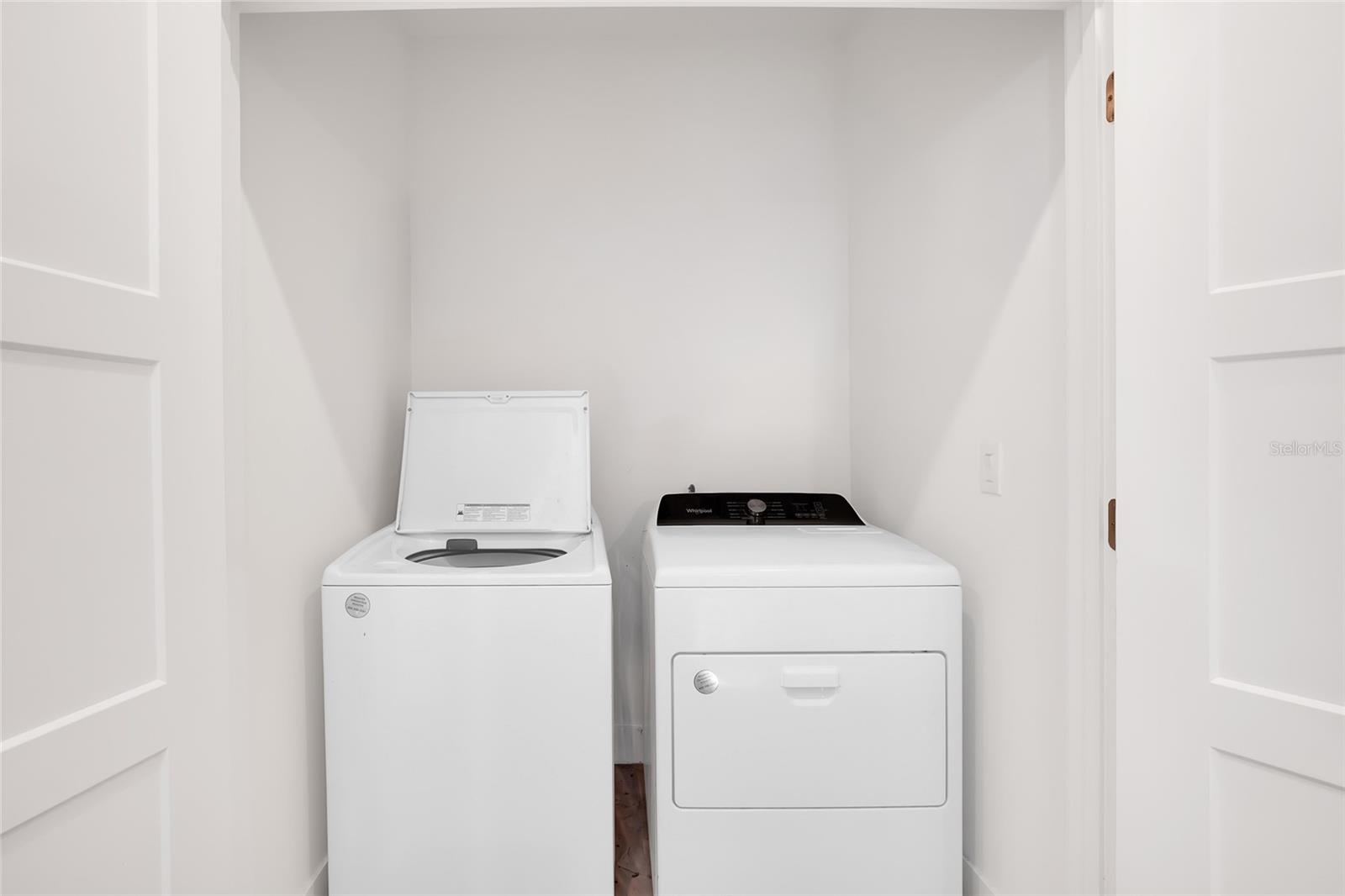 Image 22 of 35 For 2506 Cleveland Street 9