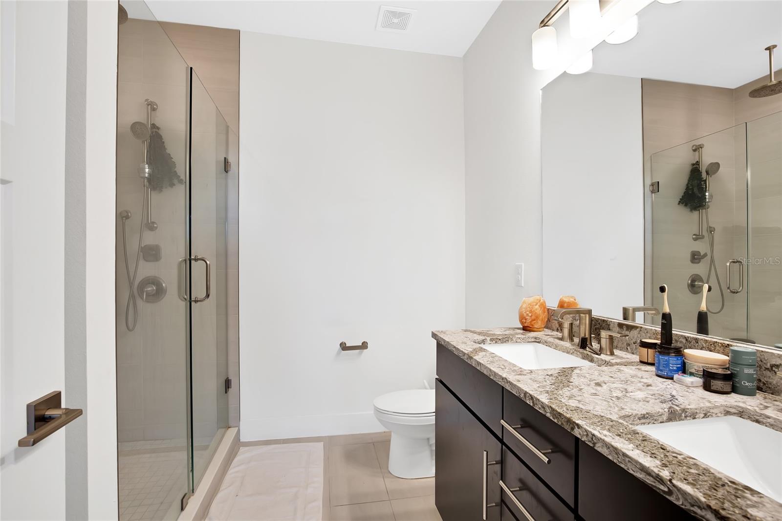 Image 24 of 35 For 2506 Cleveland Street 9