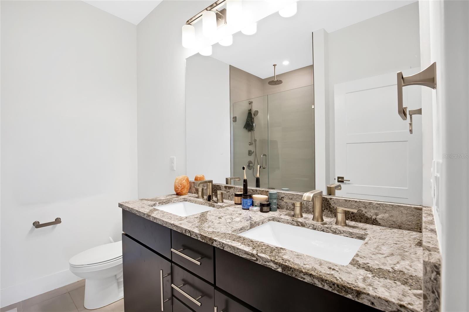 Image 25 of 35 For 2506 Cleveland Street 9