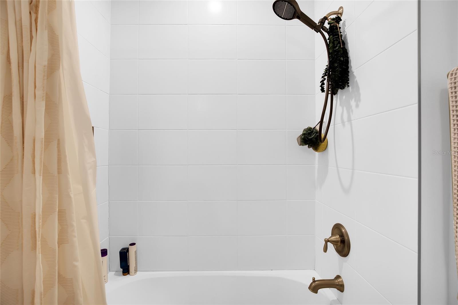 Image 29 of 35 For 2506 Cleveland Street 9