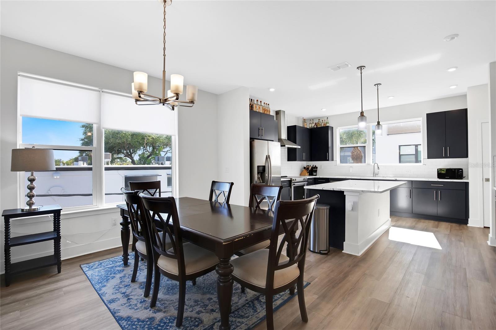 Image 7 of 35 For 2506 Cleveland Street 9