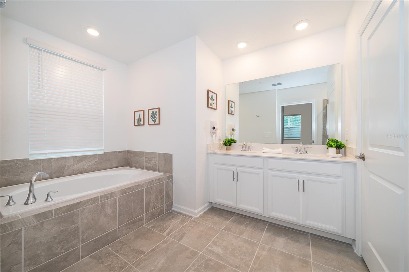 Image 16 of 32 For 8899 Cabot Cliffs Drive 102