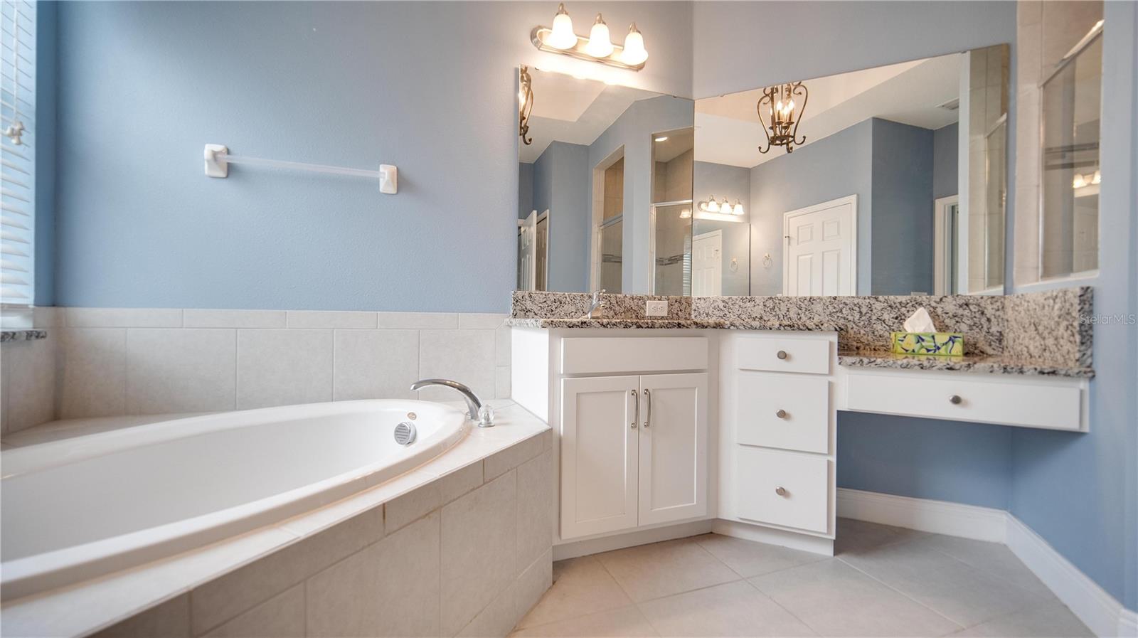 Image 11 of 24 For 16760 Meadows Street