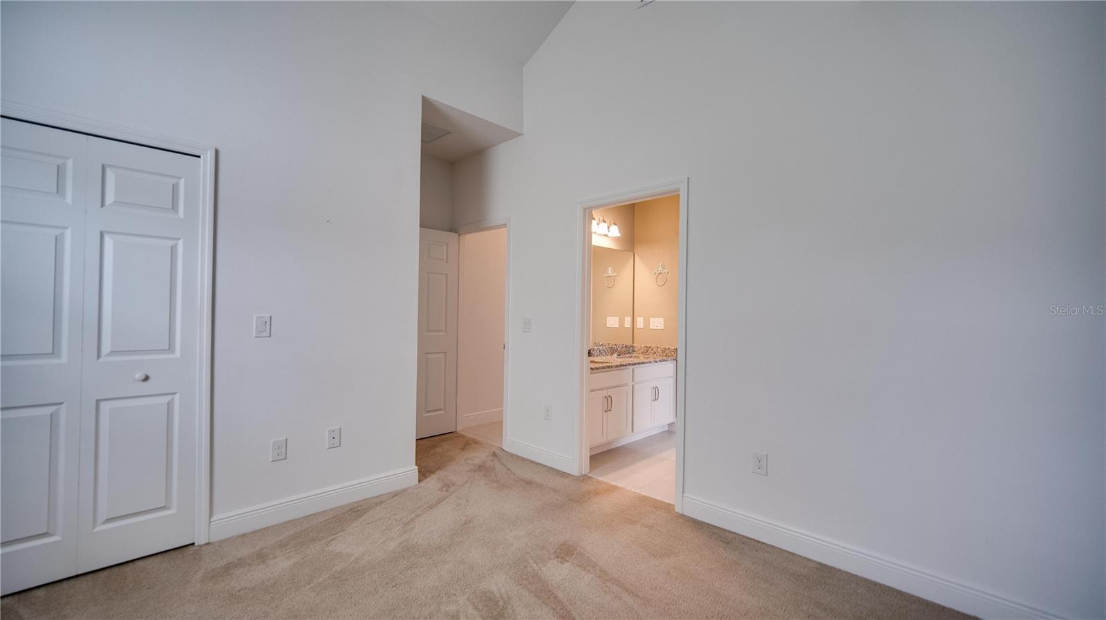 Image 15 of 24 For 16760 Meadows Street