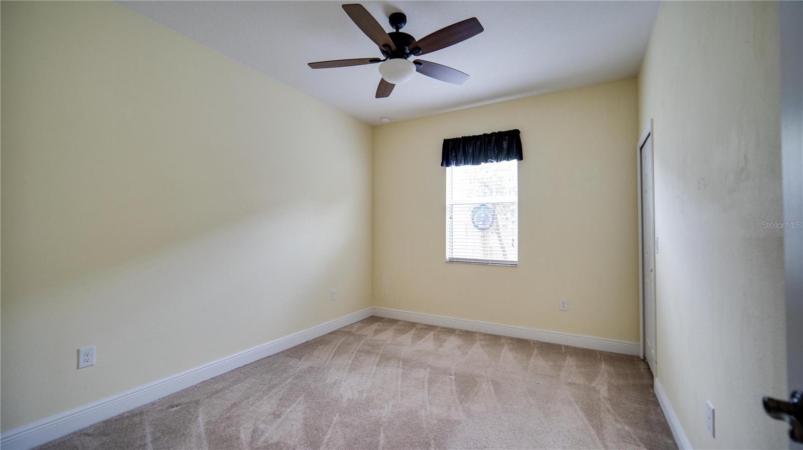 Image 21 of 24 For 16760 Meadows Street