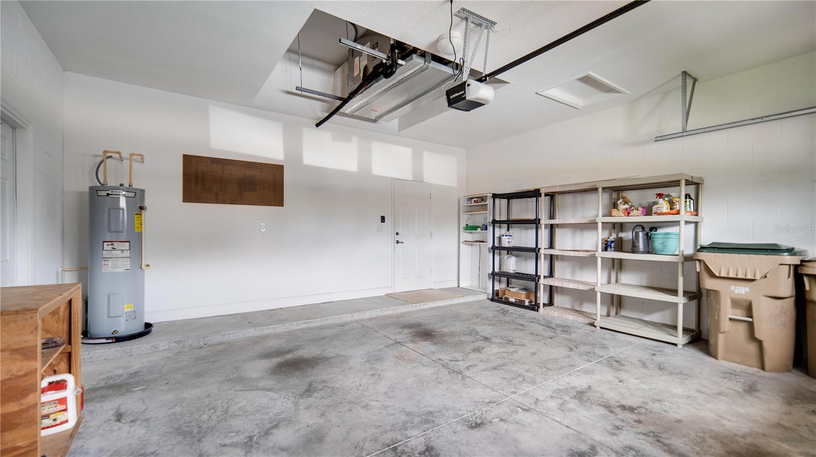 Image 23 of 24 For 16760 Meadows Street