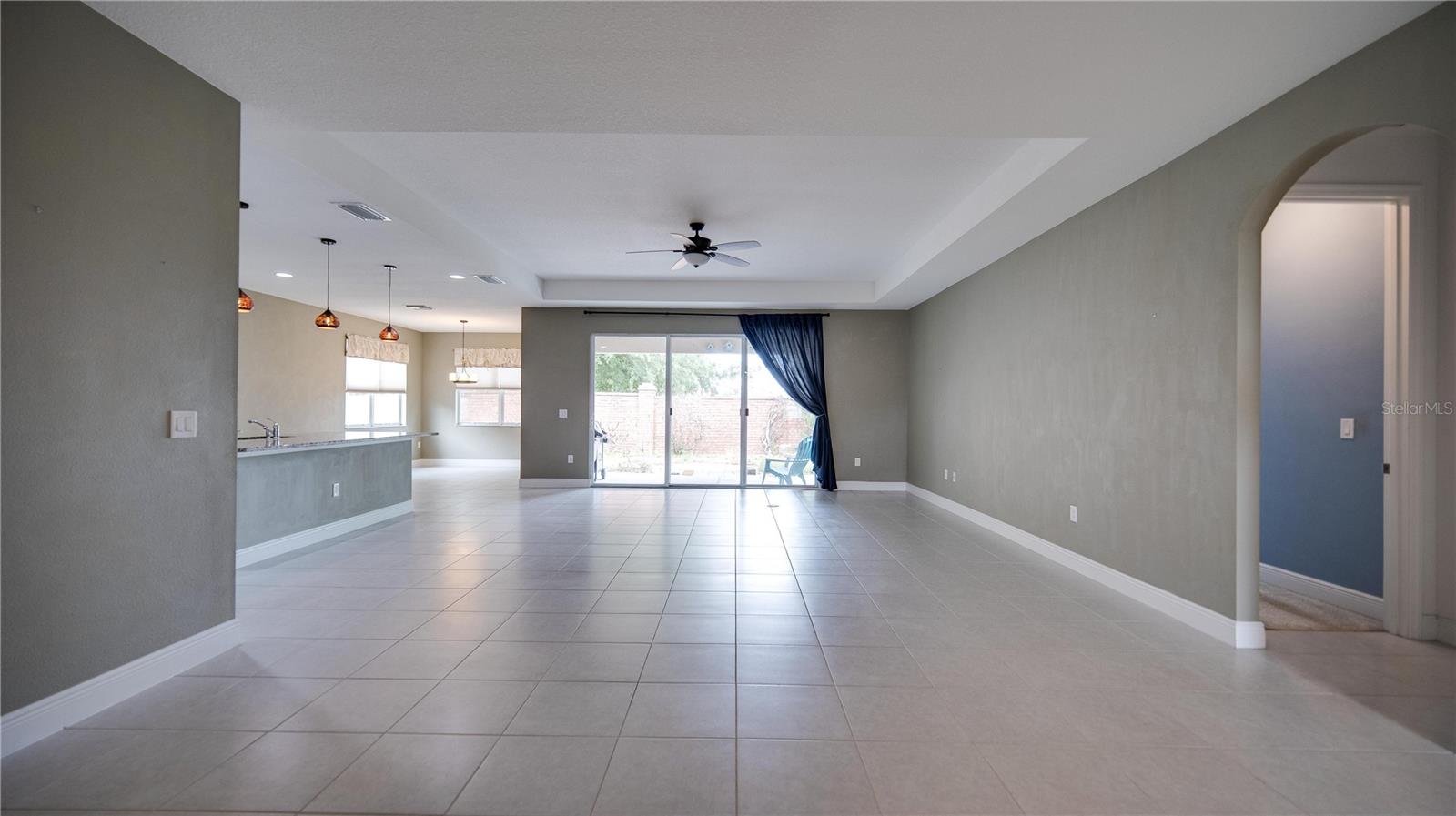 Image 3 of 24 For 16760 Meadows Street