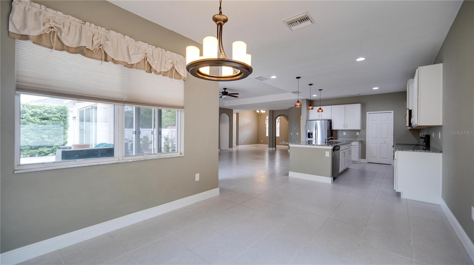 Image 5 of 24 For 16760 Meadows Street