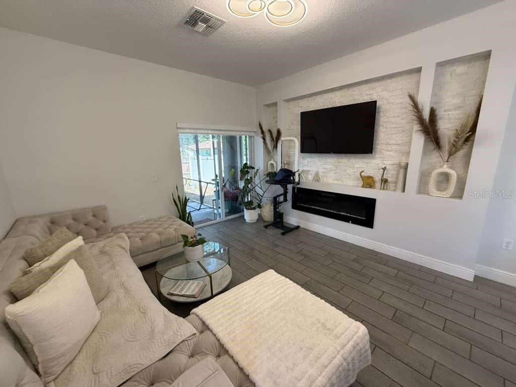 Image 18 of 37 For 408 Finley Avenue