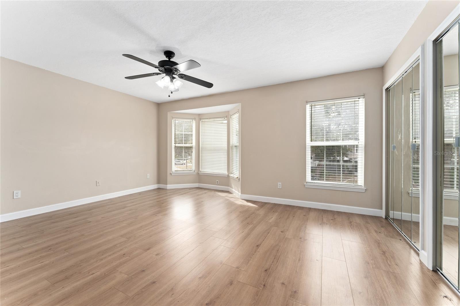 Image 17 of 26 For 4467 Brook Hollow Circle