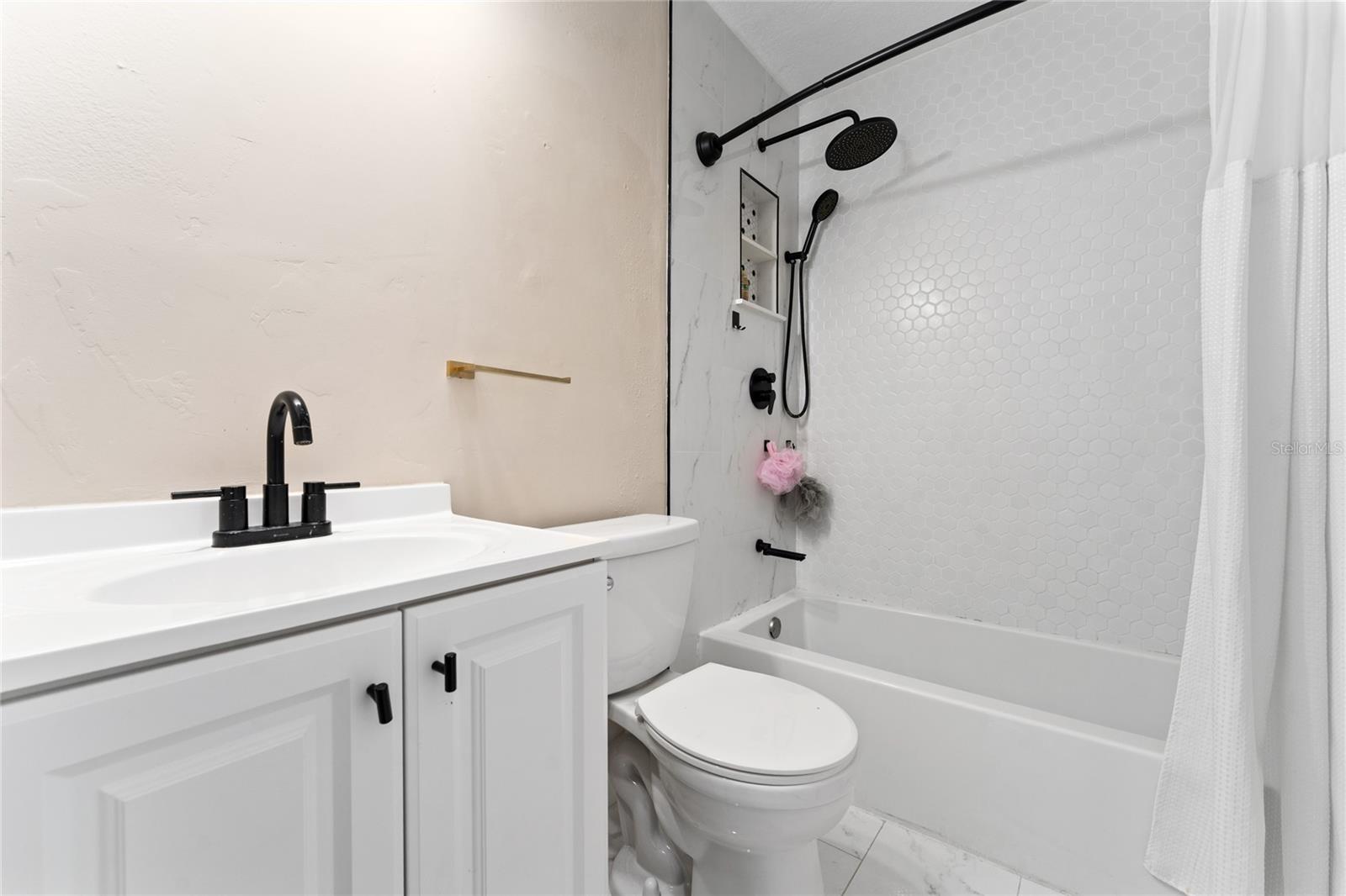 Image 19 of 26 For 4467 Brook Hollow Circle