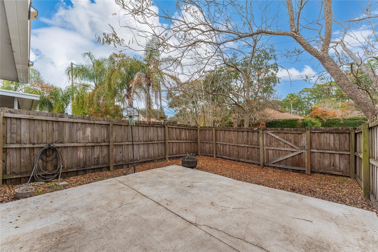 Image 22 of 26 For 4467 Brook Hollow Circle