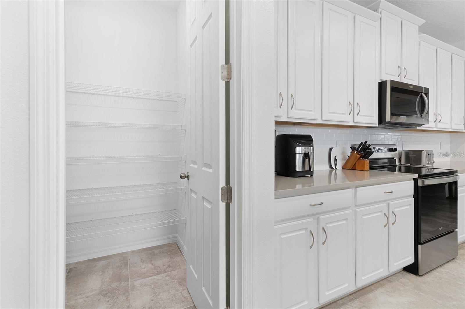 Image 16 of 84 For 8904 Caroline Bay Court