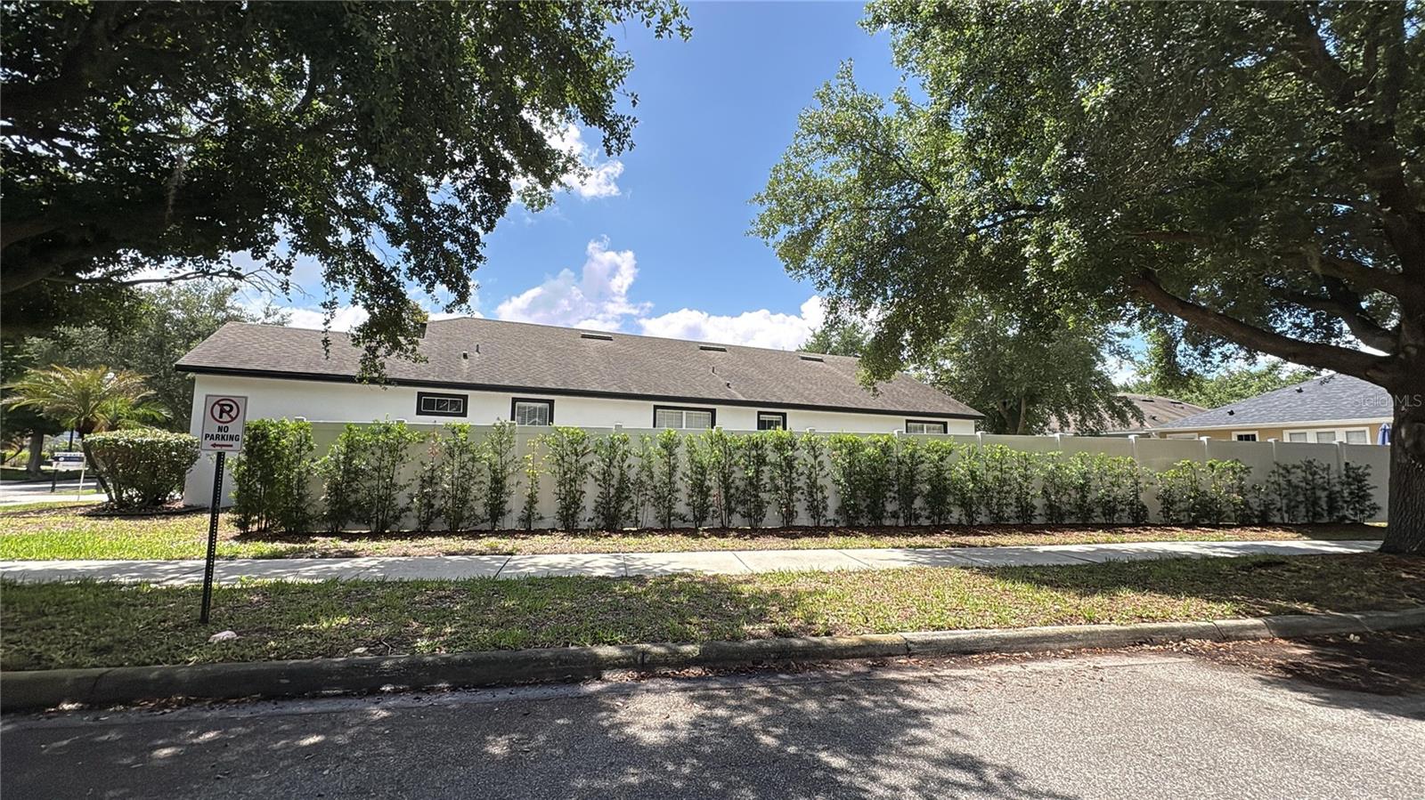 Image 4 of 35 For 8808 Abbey Leaf Lane