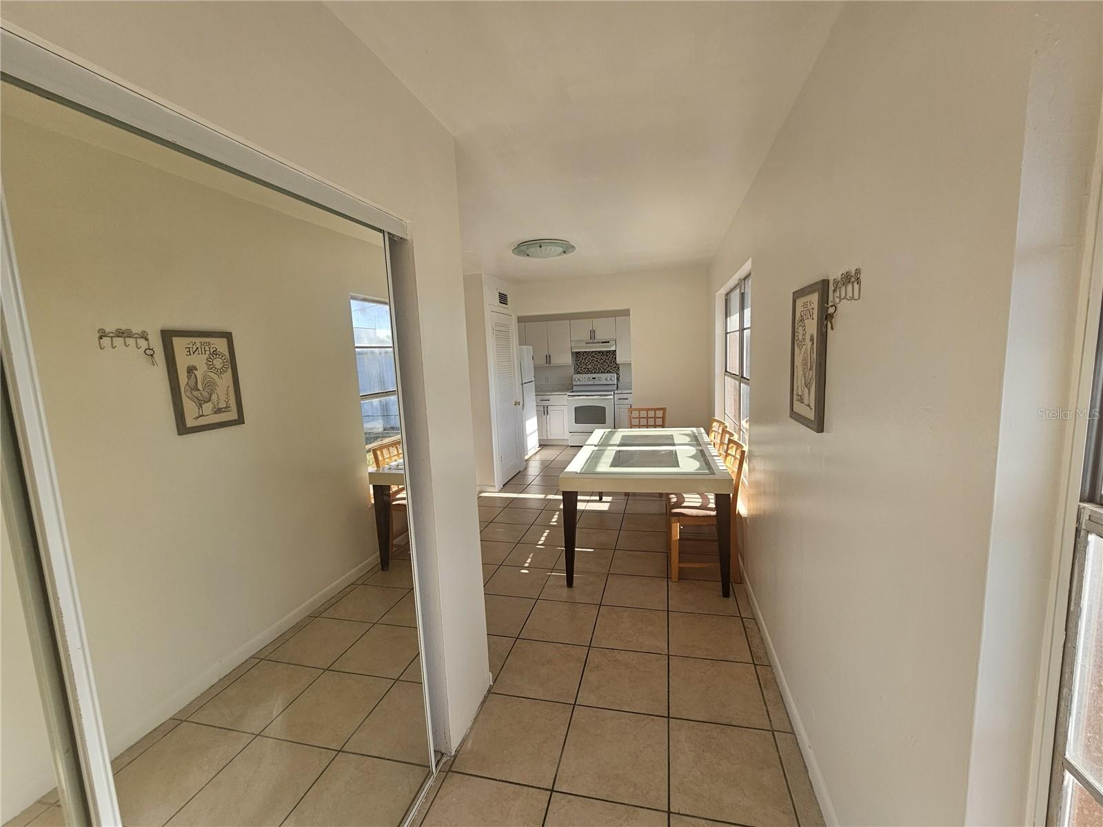 Image 5 of 14 For 1709 Michigan Avenue C