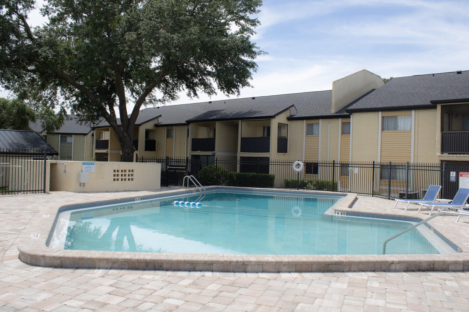 Listing photo id 8 for 924 Lake Destiny Road D