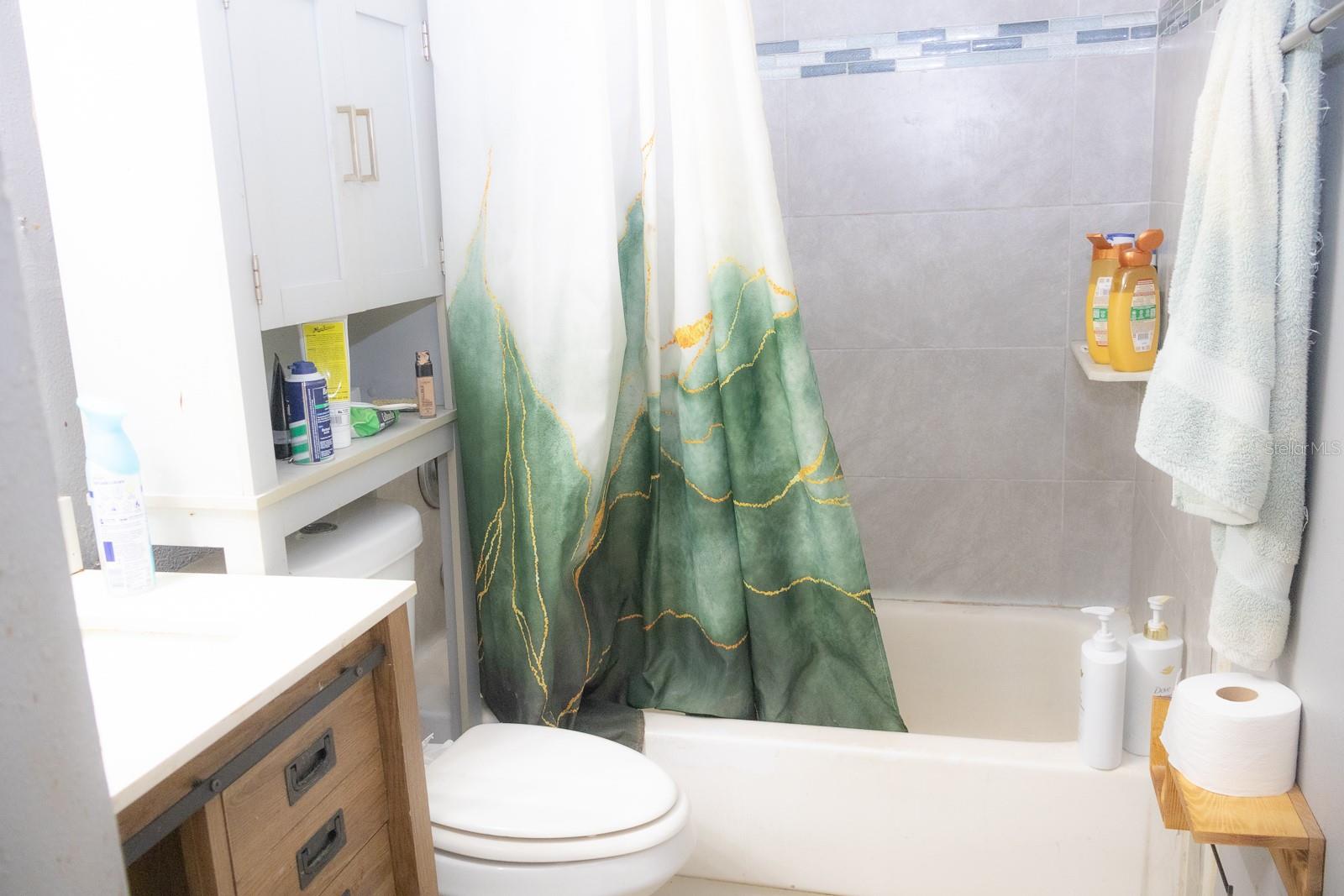 Listing photo id 2 for 924 Lake Destiny Road D