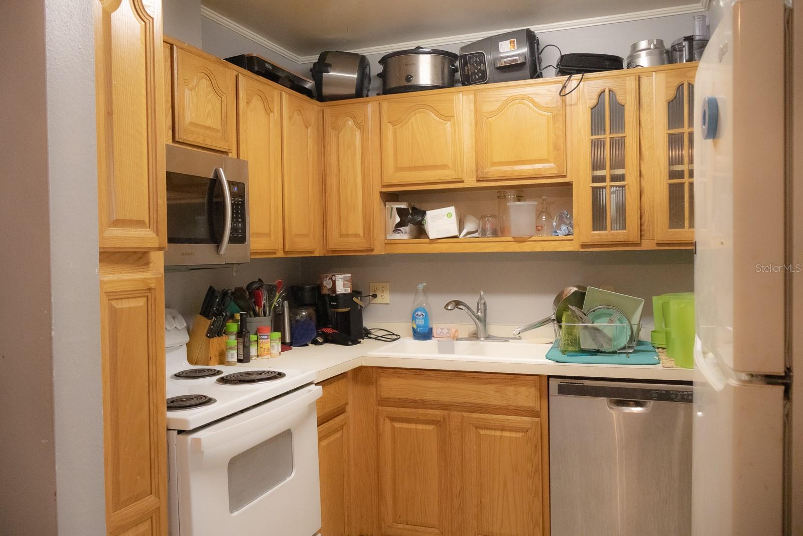 Listing photo id 4 for 924 Lake Destiny Road D