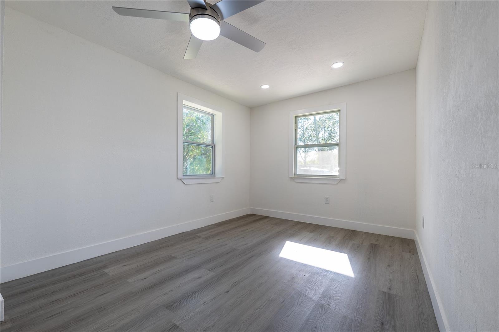 Image 18 of 35 For 309 Hope Circle