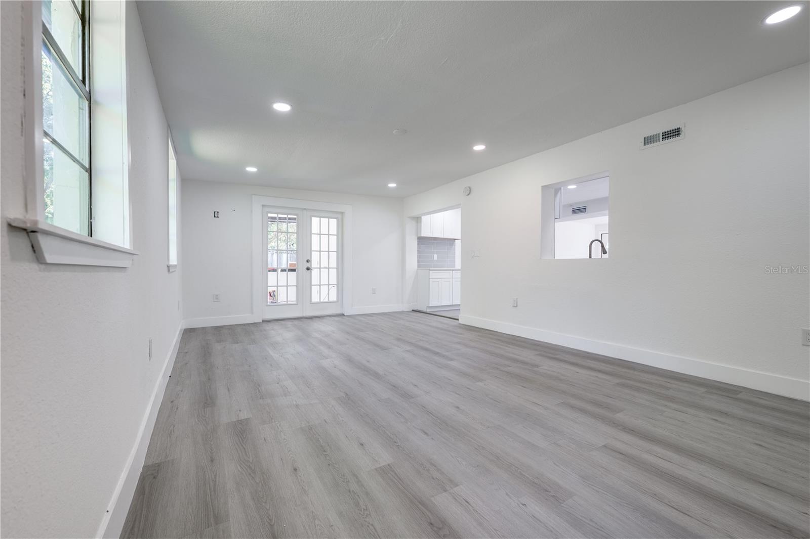 Image 6 of 35 For 309 Hope Circle