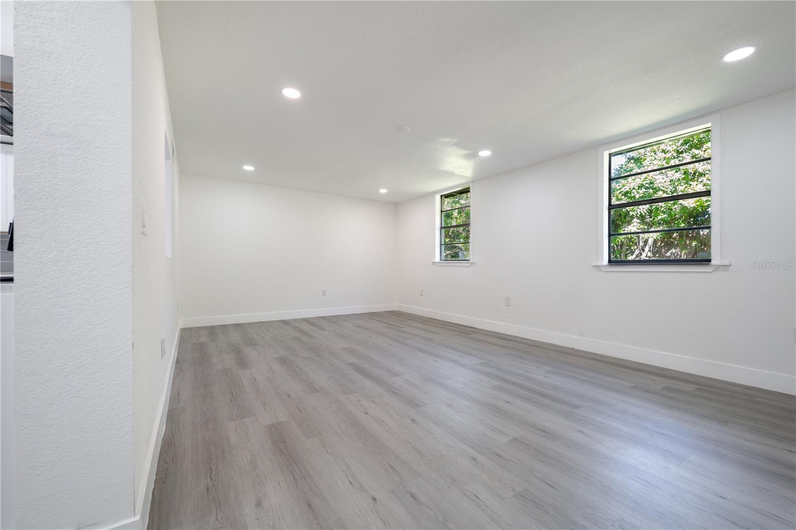 Image 7 of 35 For 309 Hope Circle