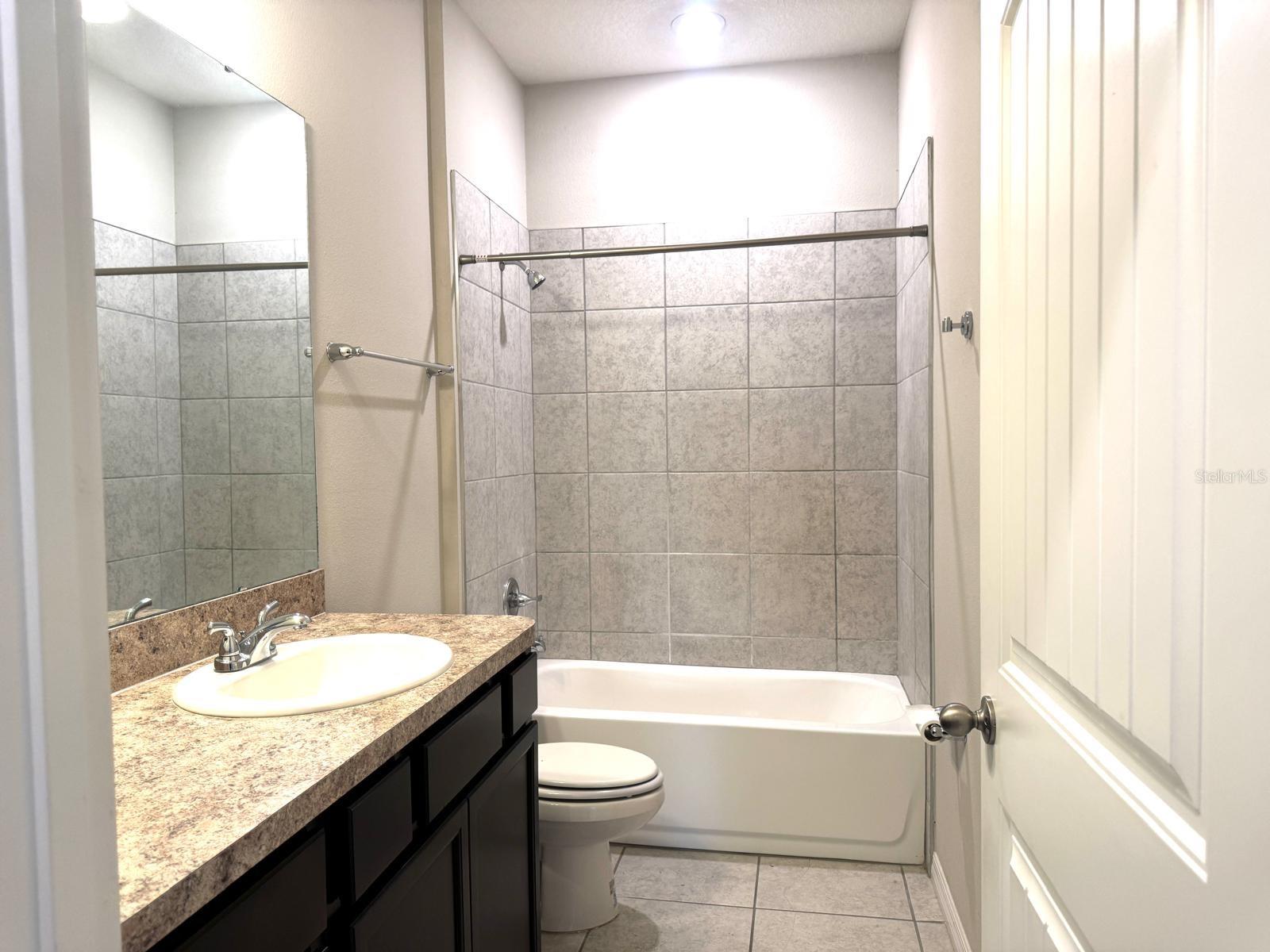Image 13 of 22 For 863 Hudson Valley Drive
