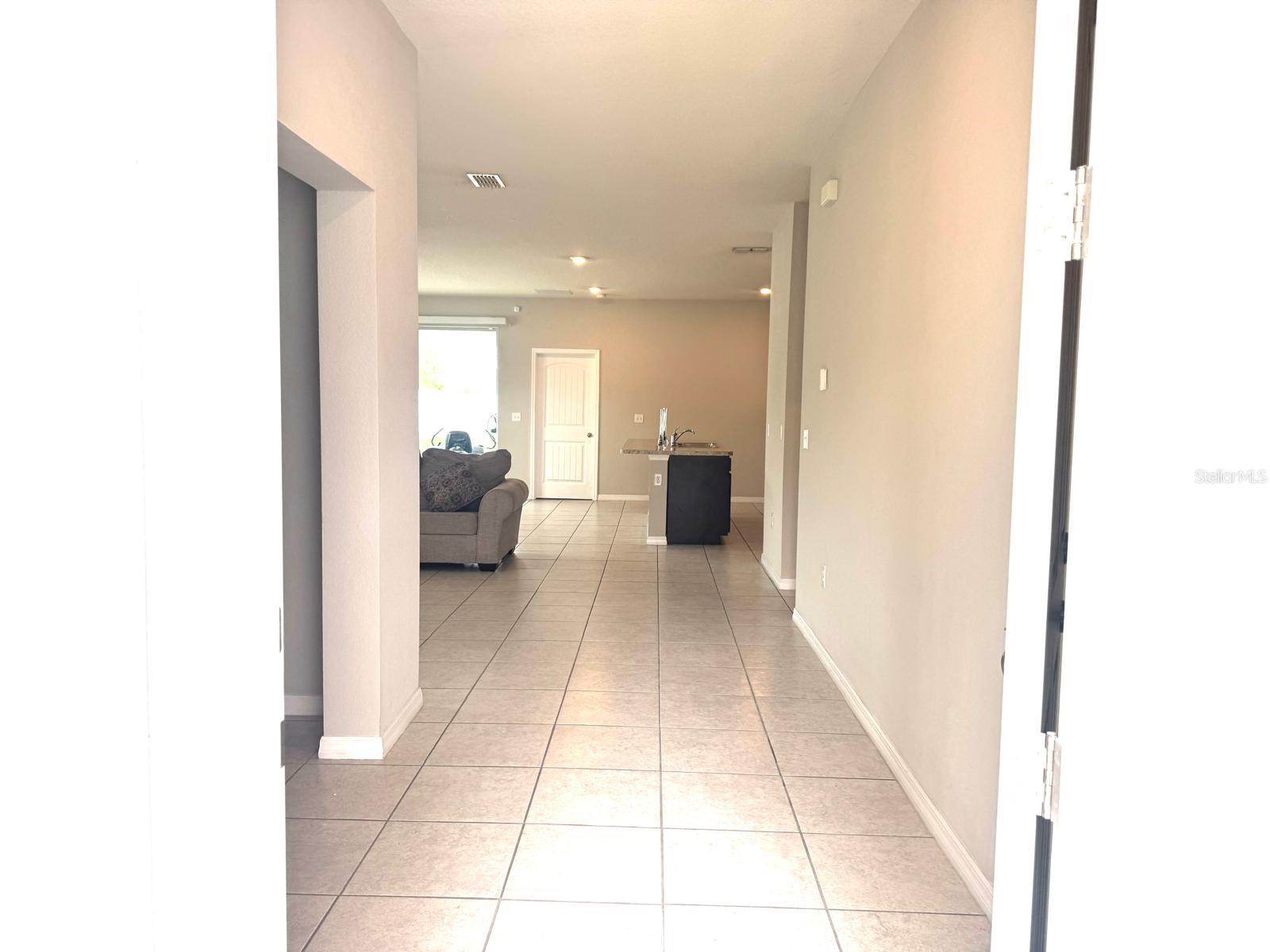 Image 4 of 22 For 863 Hudson Valley Drive