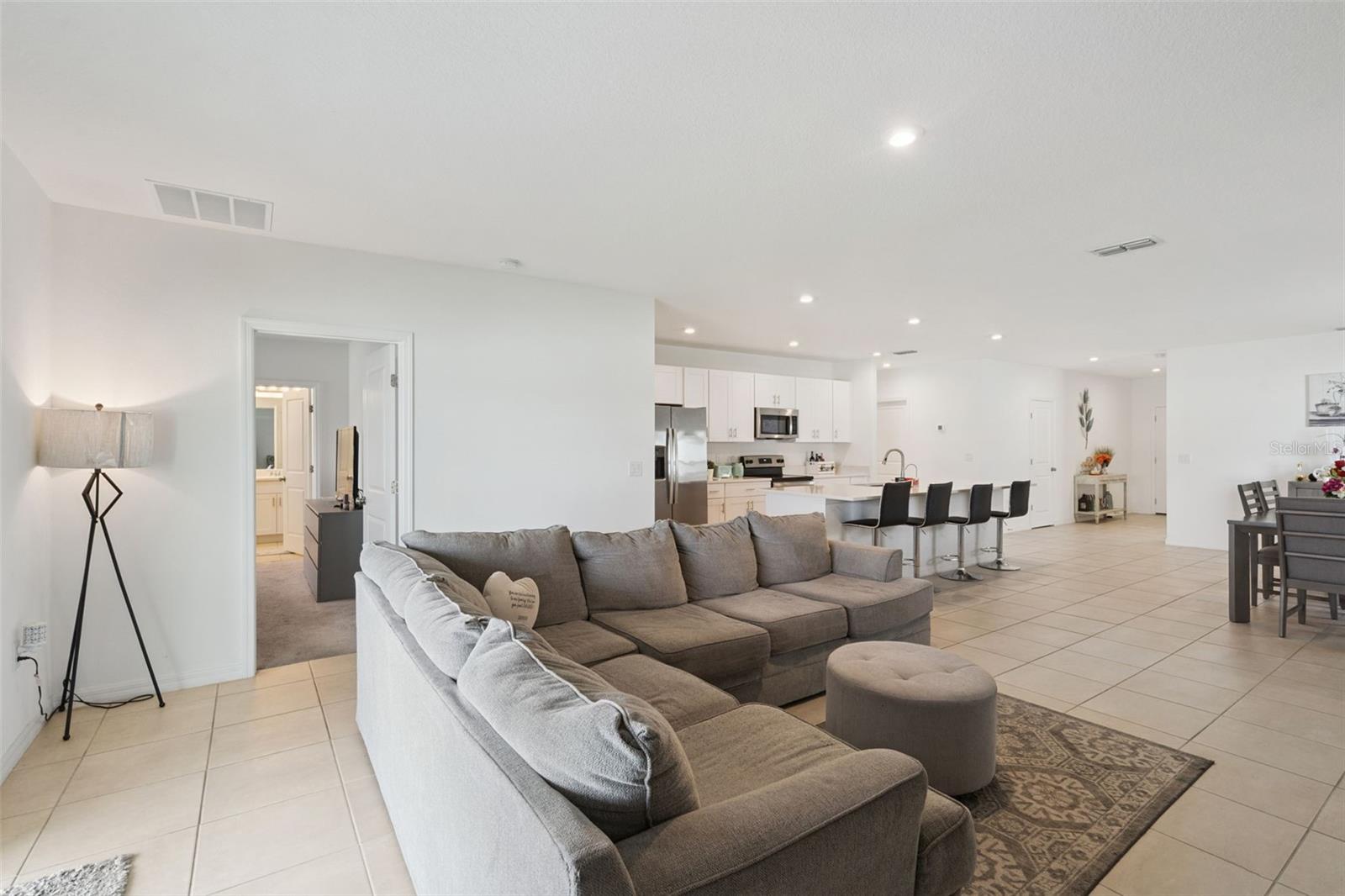 Image 12 of 29 For 392 Citrine Loop