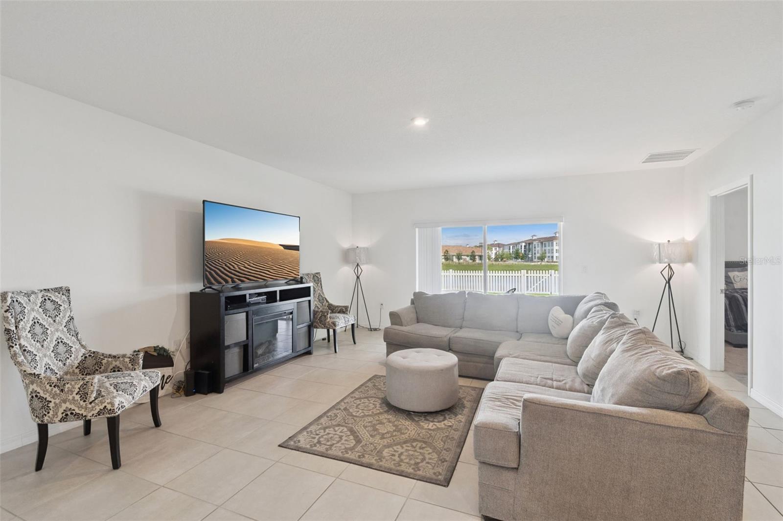 Image 14 of 29 For 392 Citrine Loop