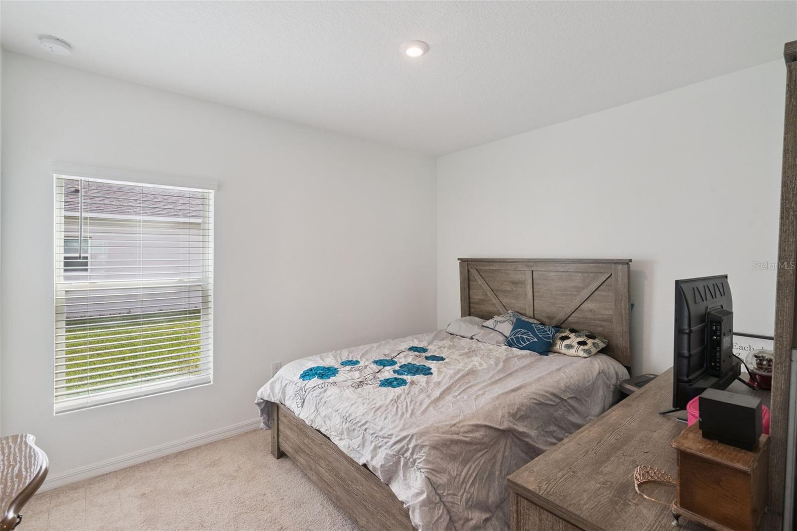 Image 21 of 29 For 392 Citrine Loop