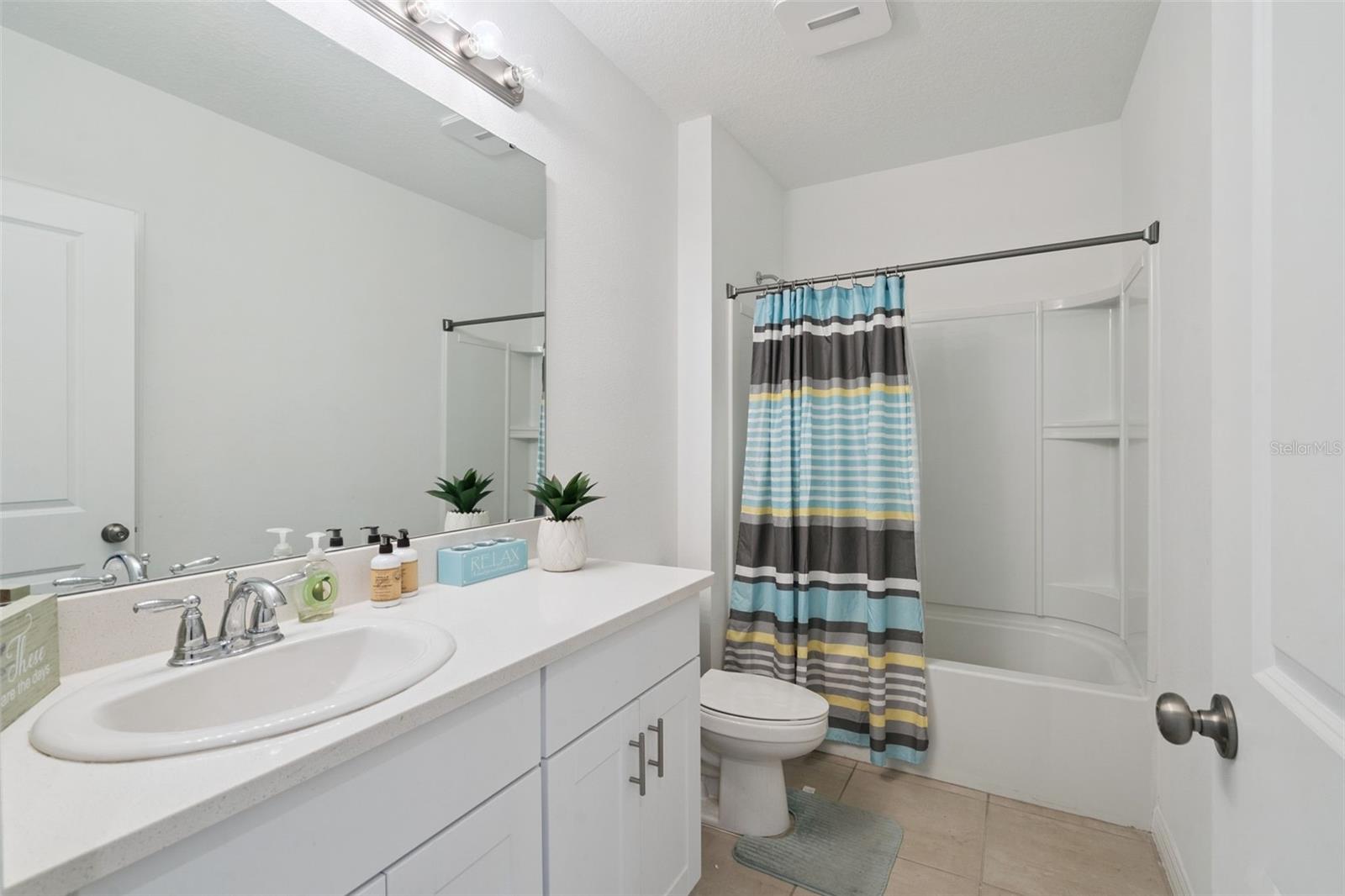 Image 23 of 29 For 392 Citrine Loop