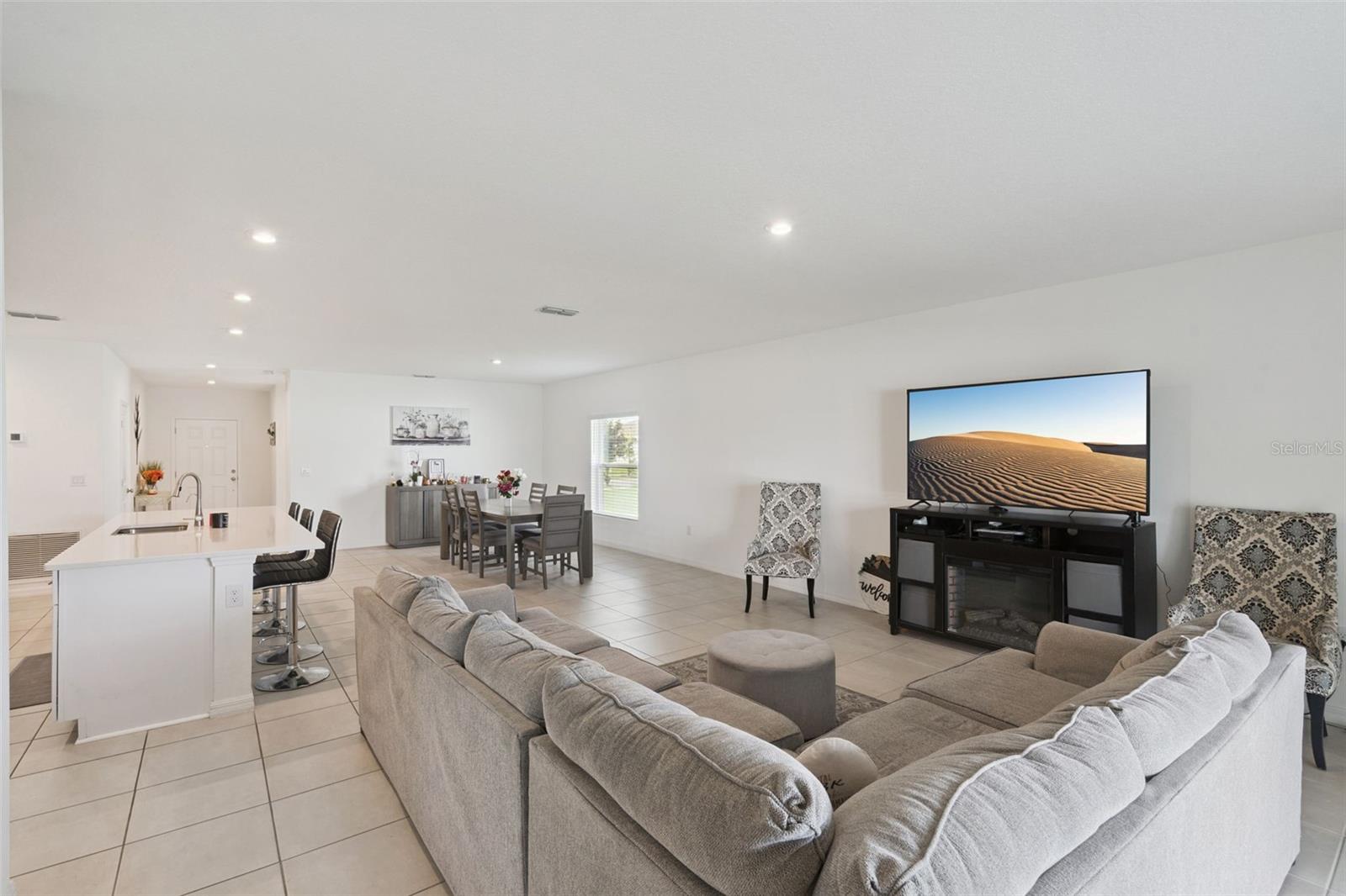 Image 4 of 29 For 392 Citrine Loop