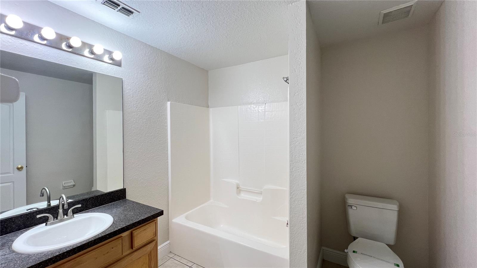 Image 16 of 37 For 1441 Silver Cove Drive