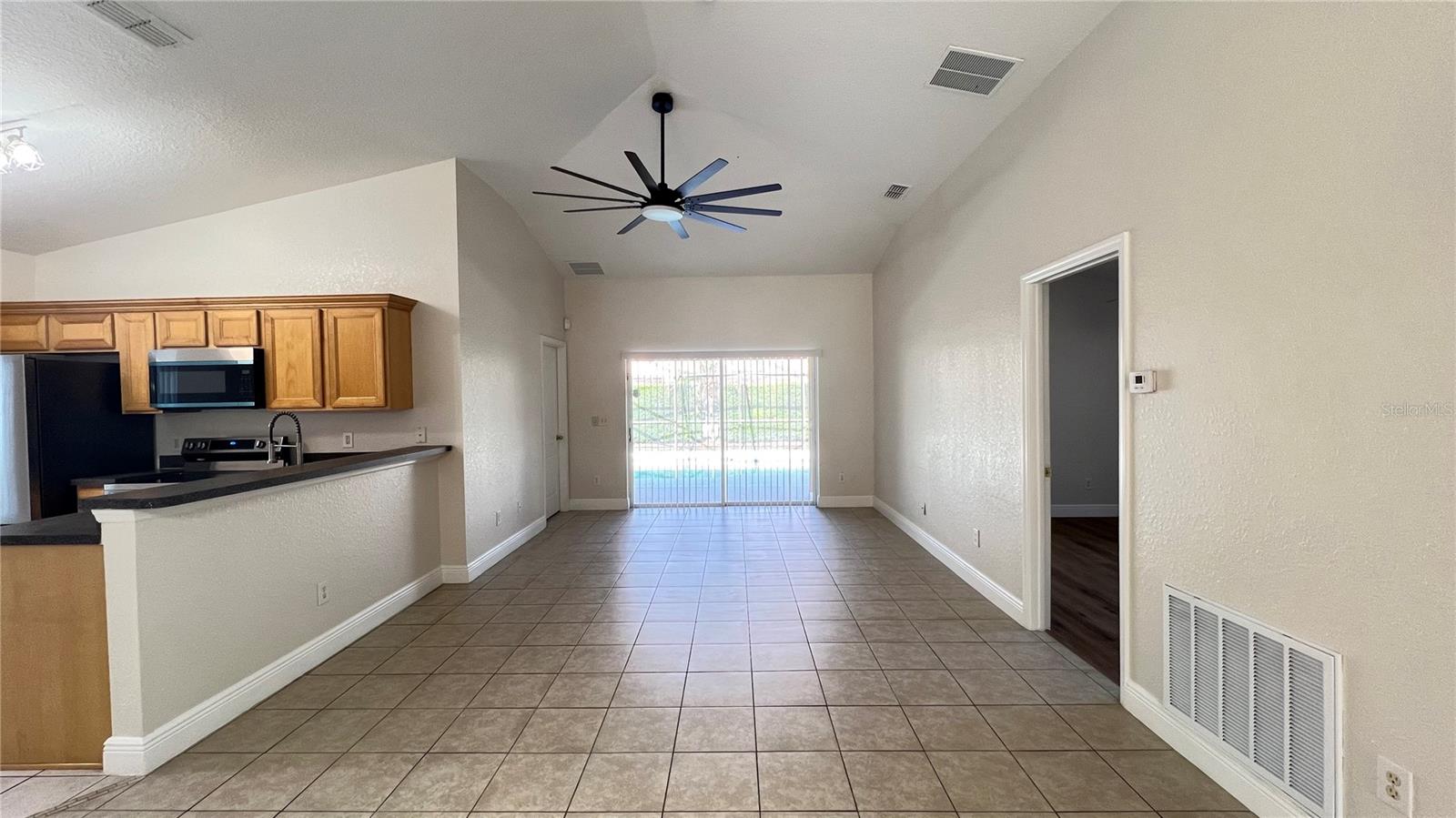 Image 8 of 37 For 1441 Silver Cove Drive