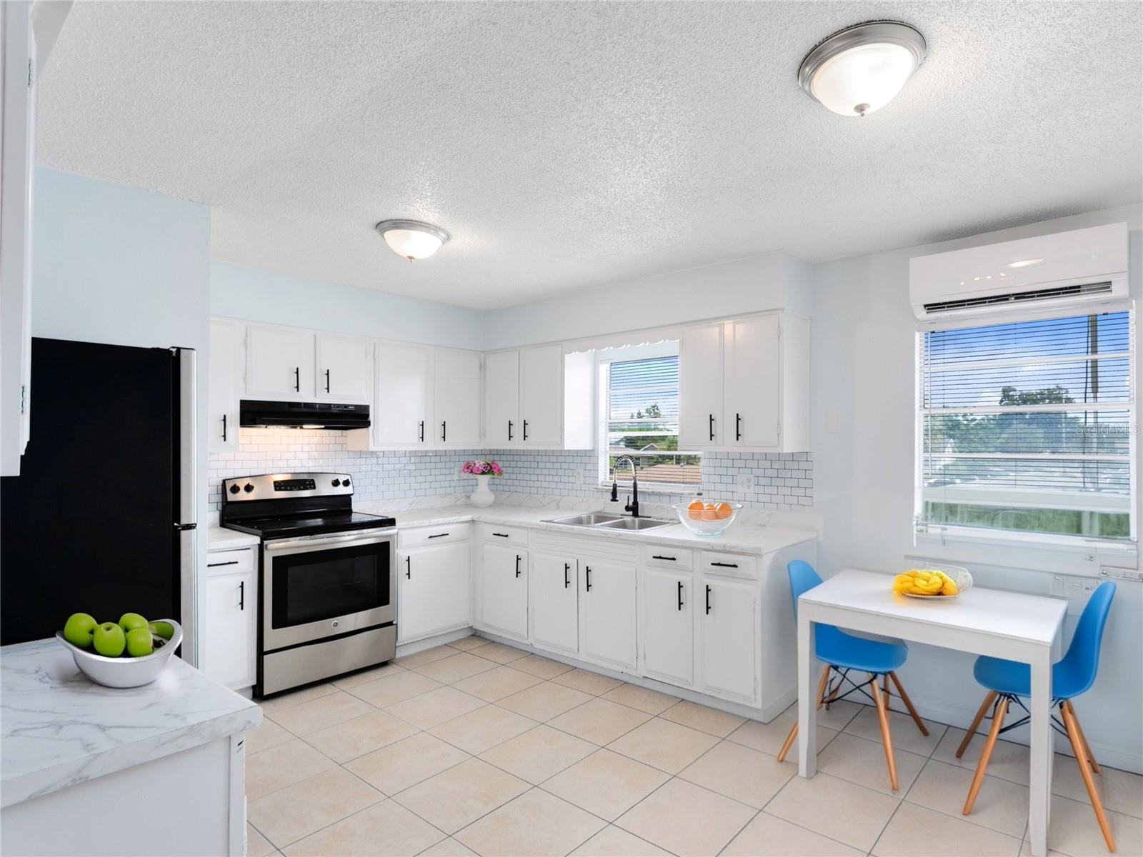 Image 4 of 18 For 955 6th Street Se 11